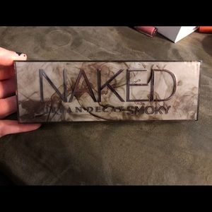 Naked Smokey Pallet